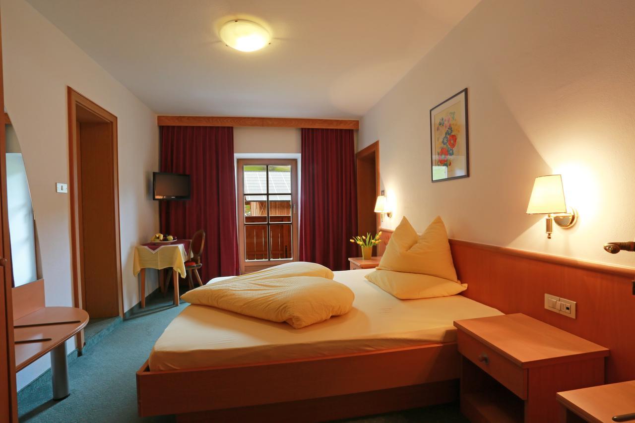 Steinerhof Hotel Braies  Bagian luar foto