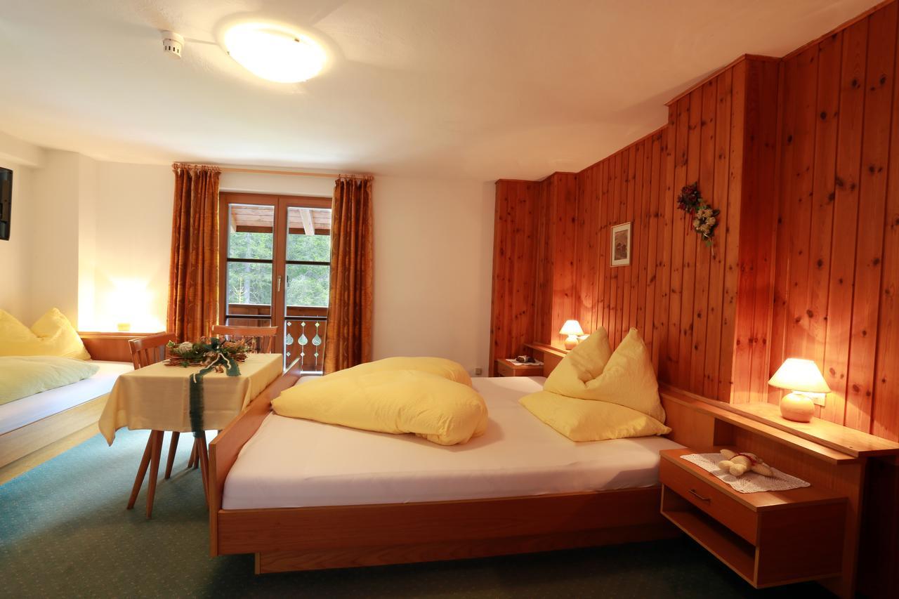 Steinerhof Hotel Braies  Bagian luar foto