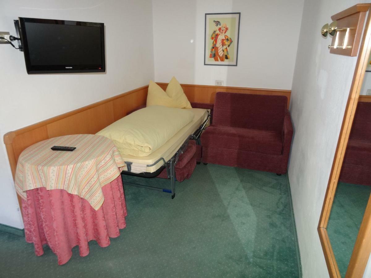 Steinerhof Hotel Braies  Bagian luar foto
